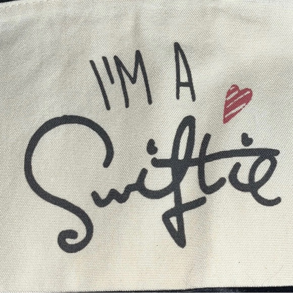 Swifty Fan Canvas Makeup Bag Zipper Pouch, Canvas Travel Bag w/Makeup - Picture 1 of 12
